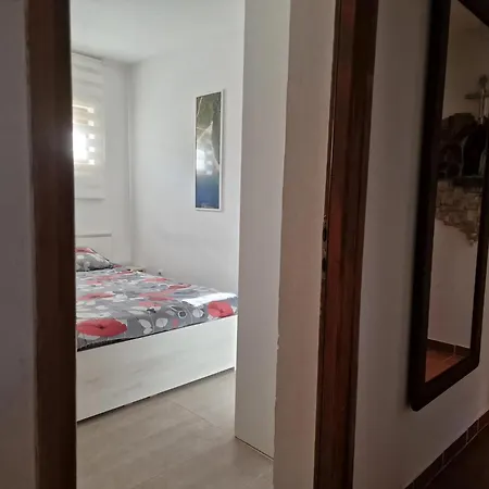 Tolles In Pomer Mit Eigenem Pool Medulin