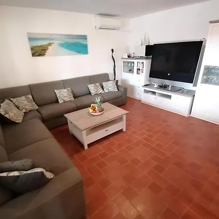 Tolles In Pomer Mit Eigenem Pool Holiday home *