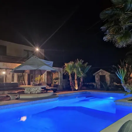 Tolles In Pomer Mit Eigenem Pool Holiday home *